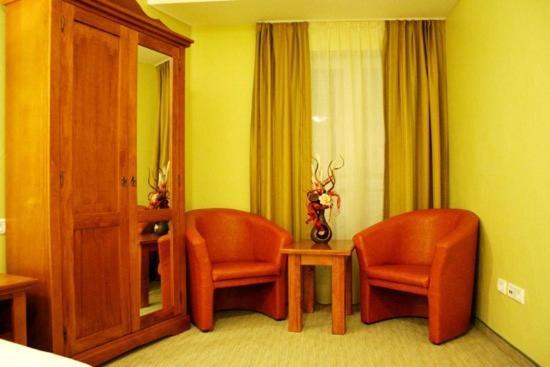 Hotel Lucy Star Клуж-Напока Экстерьер фото