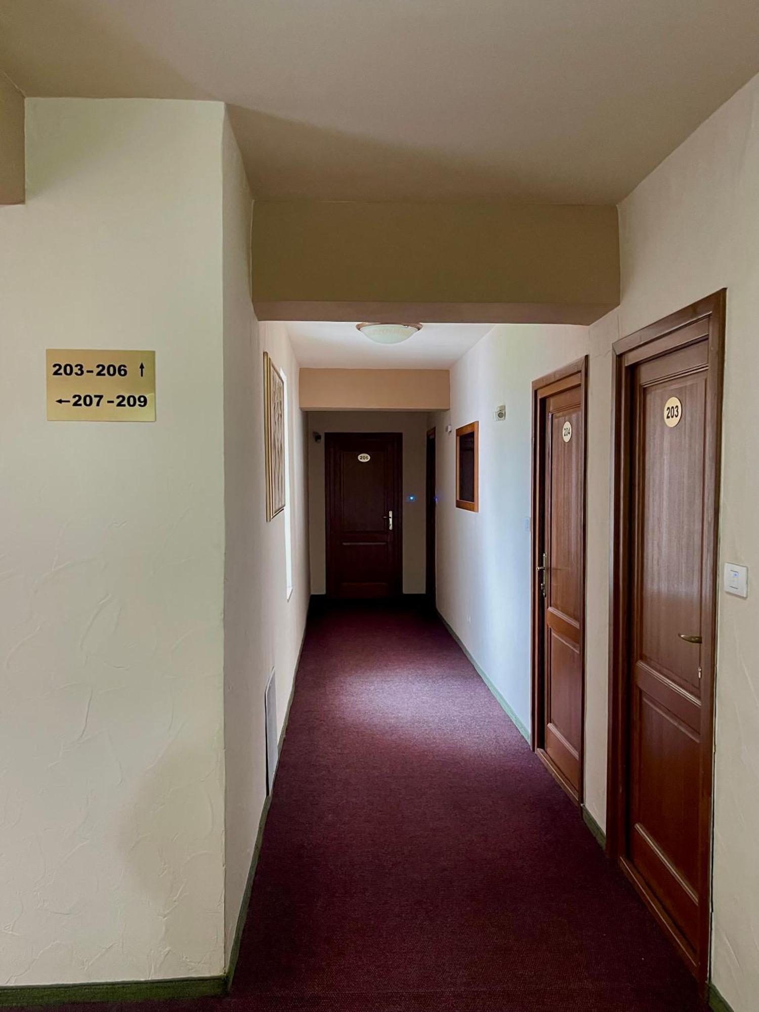 Hotel Lucy Star Клуж-Напока Экстерьер фото