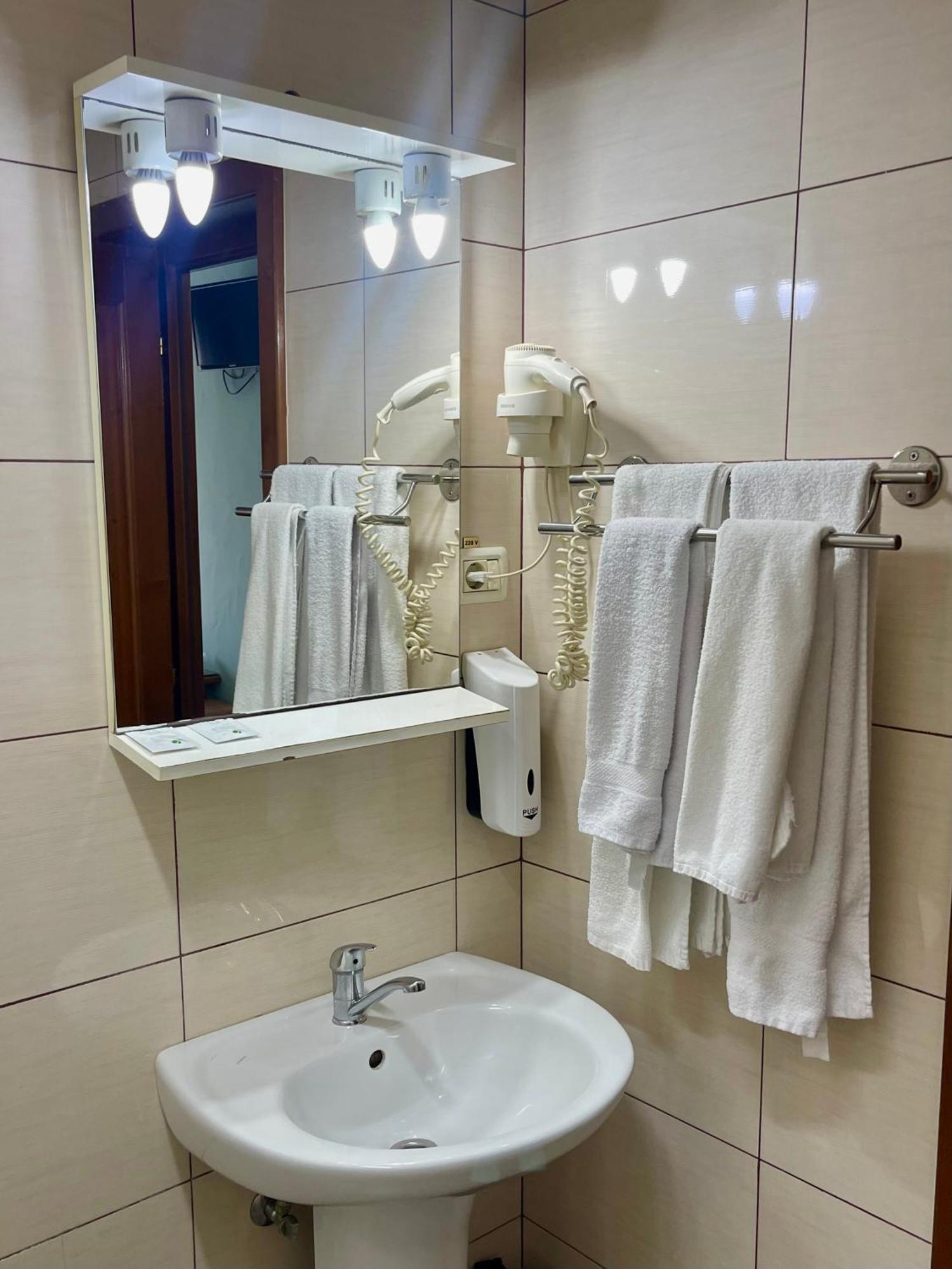 Hotel Lucy Star Клуж-Напока Экстерьер фото