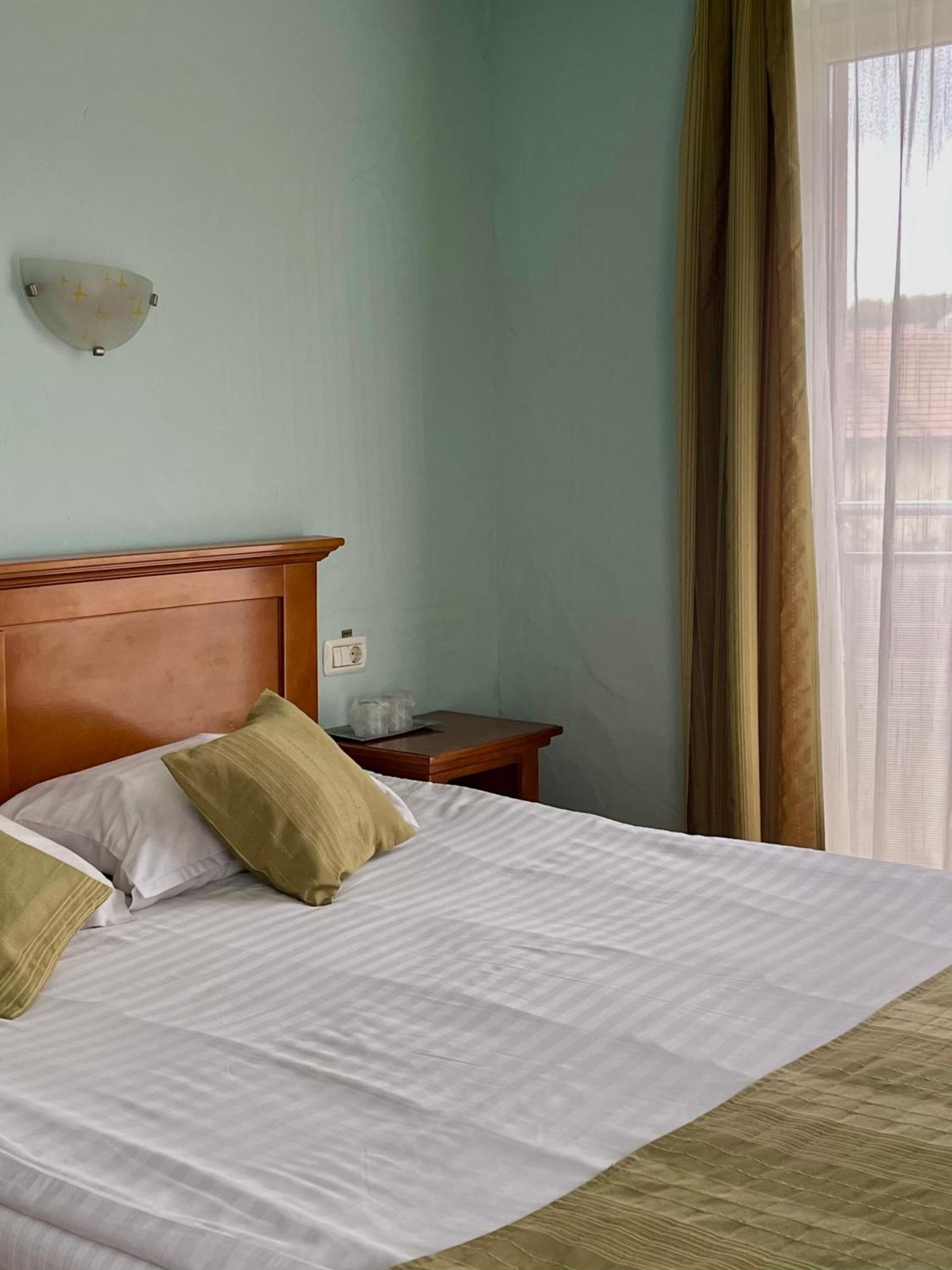 Hotel Lucy Star Клуж-Напока Экстерьер фото
